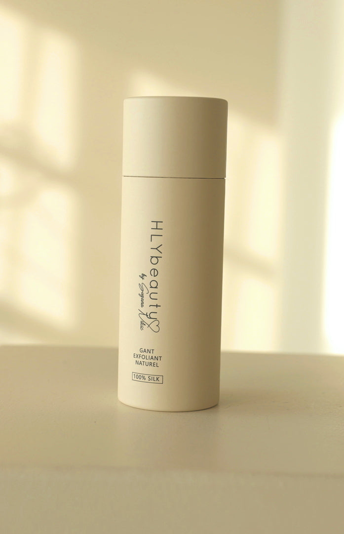 Seiden-Peelinghandschuh für den Körper – hilft bei eingewachsenen Haaren, dicker Haut und reduziert das Erscheinungsbild von Dehnungsstreifen. Fördert glatte und strahlende Haut.